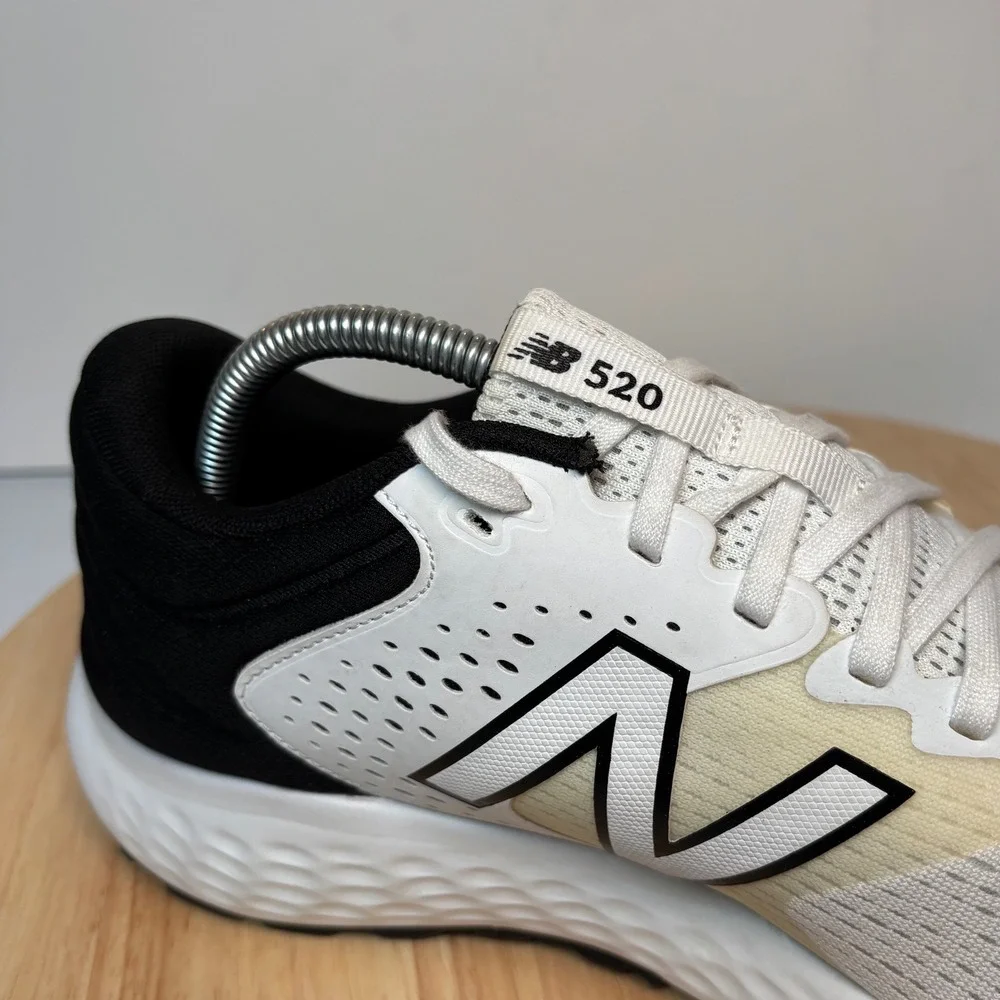 New Balance 520 v7 Mens White Black Running Shoes M520CW7 Size 11